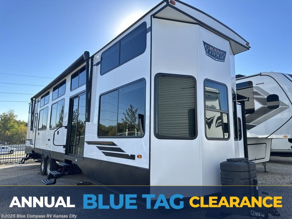 Used 2024 Forest River Wildwood 42 View available in Grain Valley, Missouri