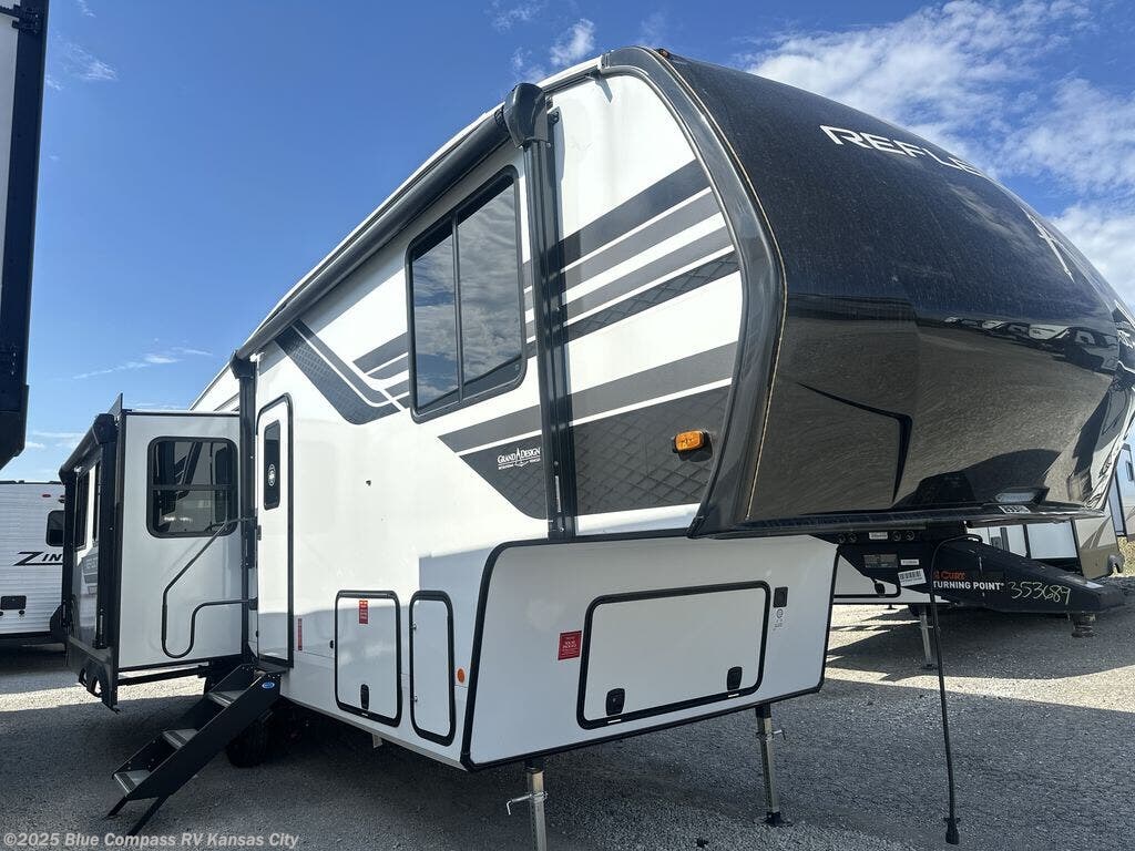 Used 2022 Grand Design Reflection 150 Series 295RL available in Grain Valley, Missouri