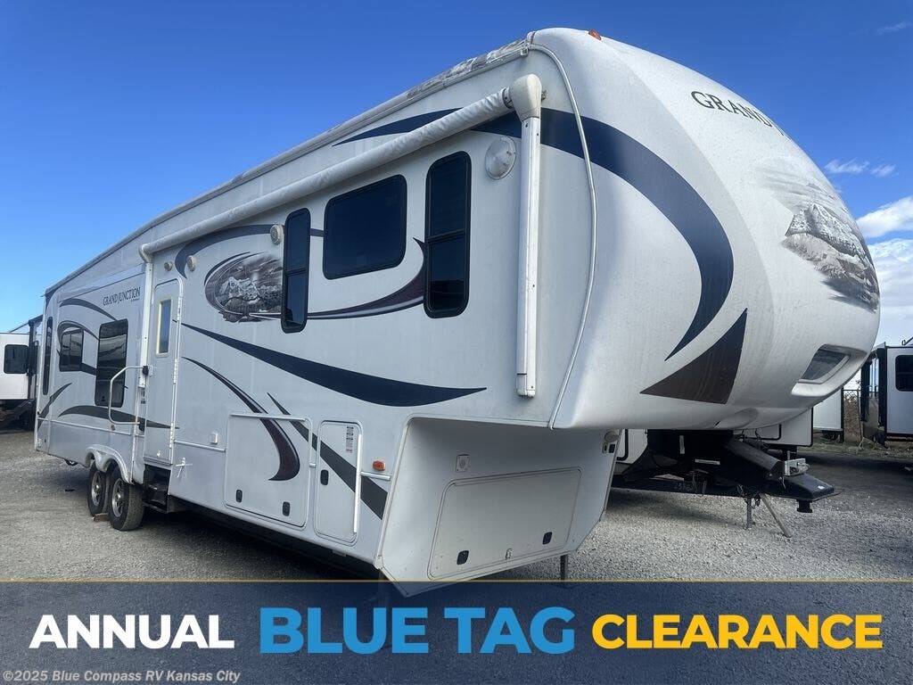 Used 2011 Dutchmen Grand Junction 352MS available in Grain Valley, Missouri