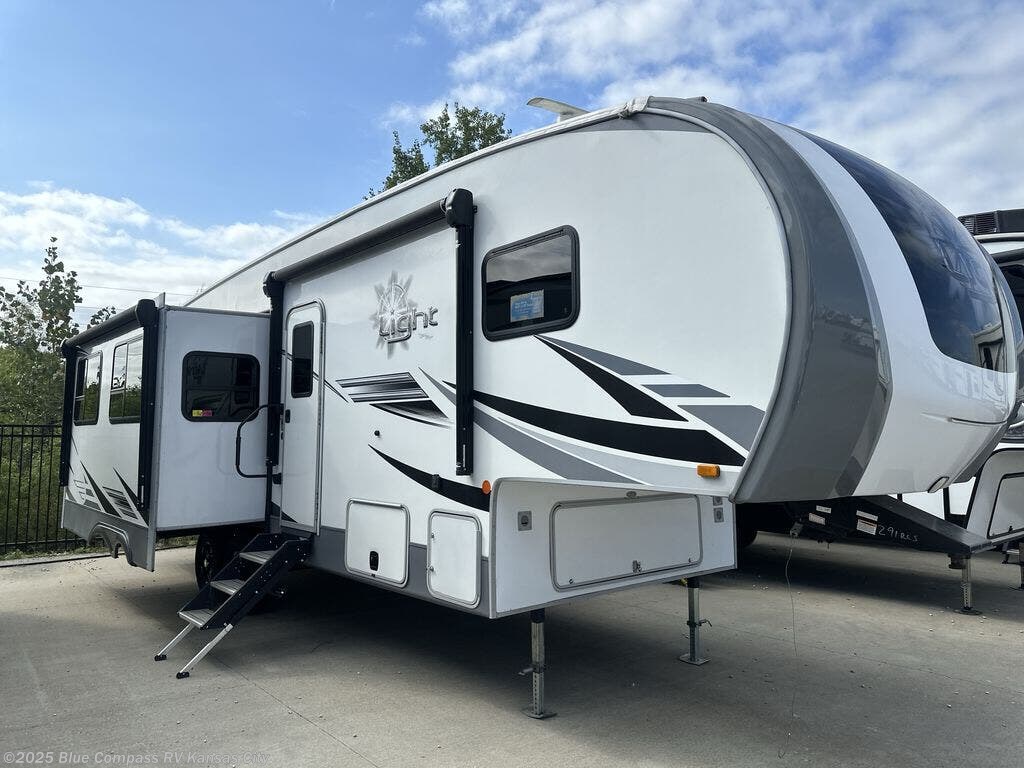 Used 2021 Highland Ridge Open Range 290rls available in Grain Valley, Missouri