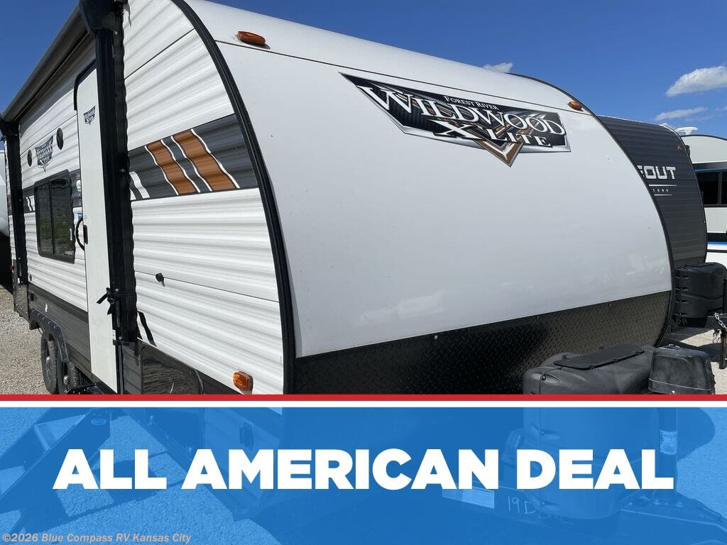 Used 2022 Forest River Wildwood X-Lite 19DBXL available in Grain Valley, Missouri
