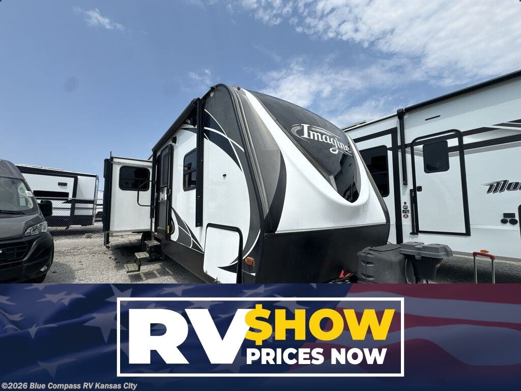 Used 2017  Grand Design Imagine 2950RL by Grand Design from Blue Compass RV Kansas City in Grain Valley, MO