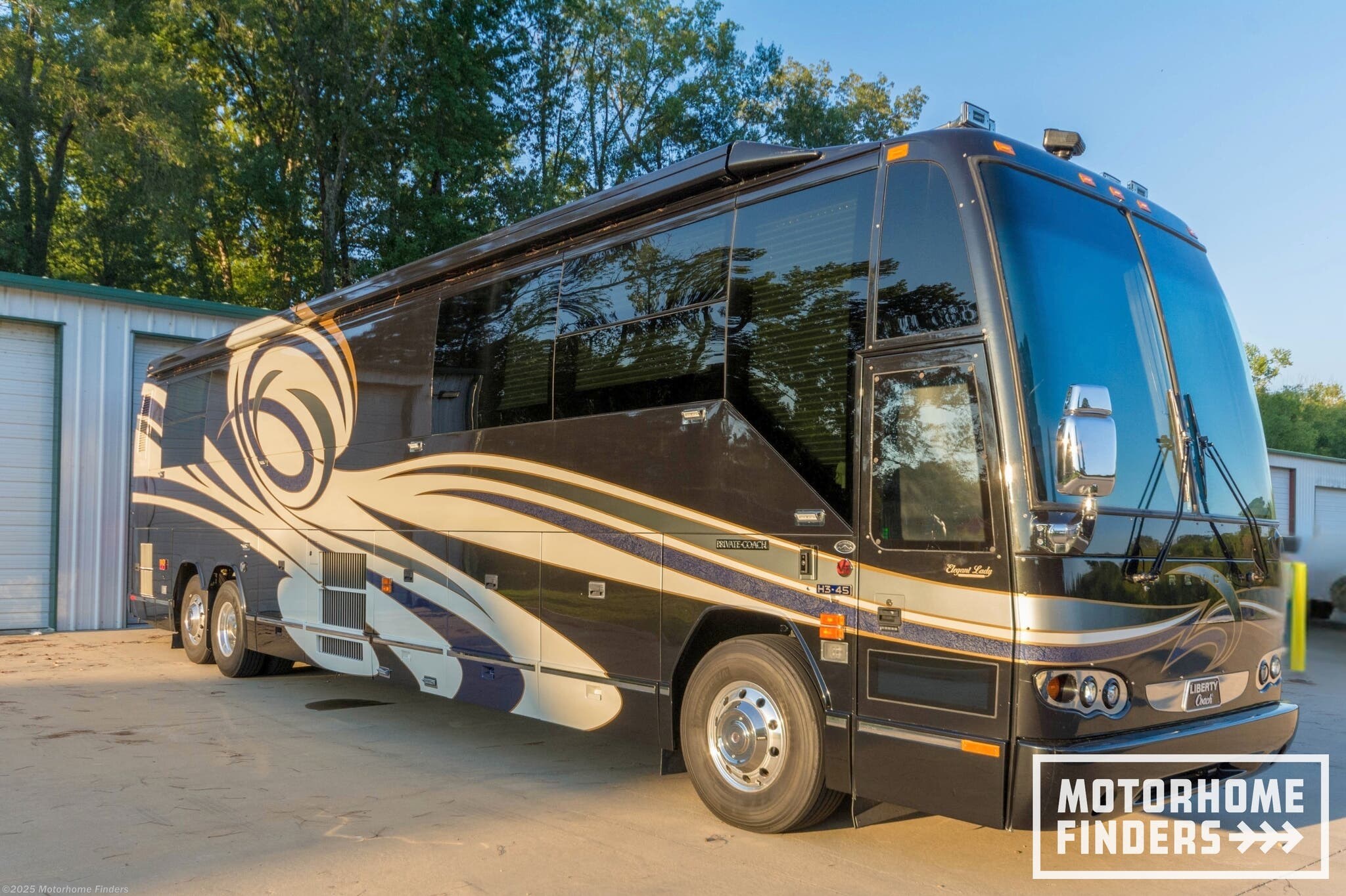 Used 2007 Liberty Coach Elegant Lady Platinum Edition, Double Slide available in Bryant, Arkansas