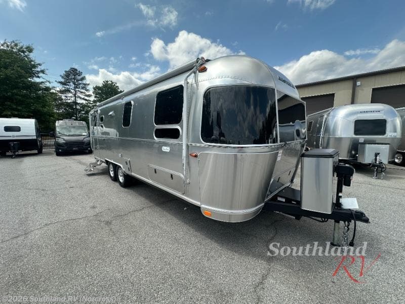 New 2026 Airstream Flying Cloud 27FB Twin available in Norcross, Georgia