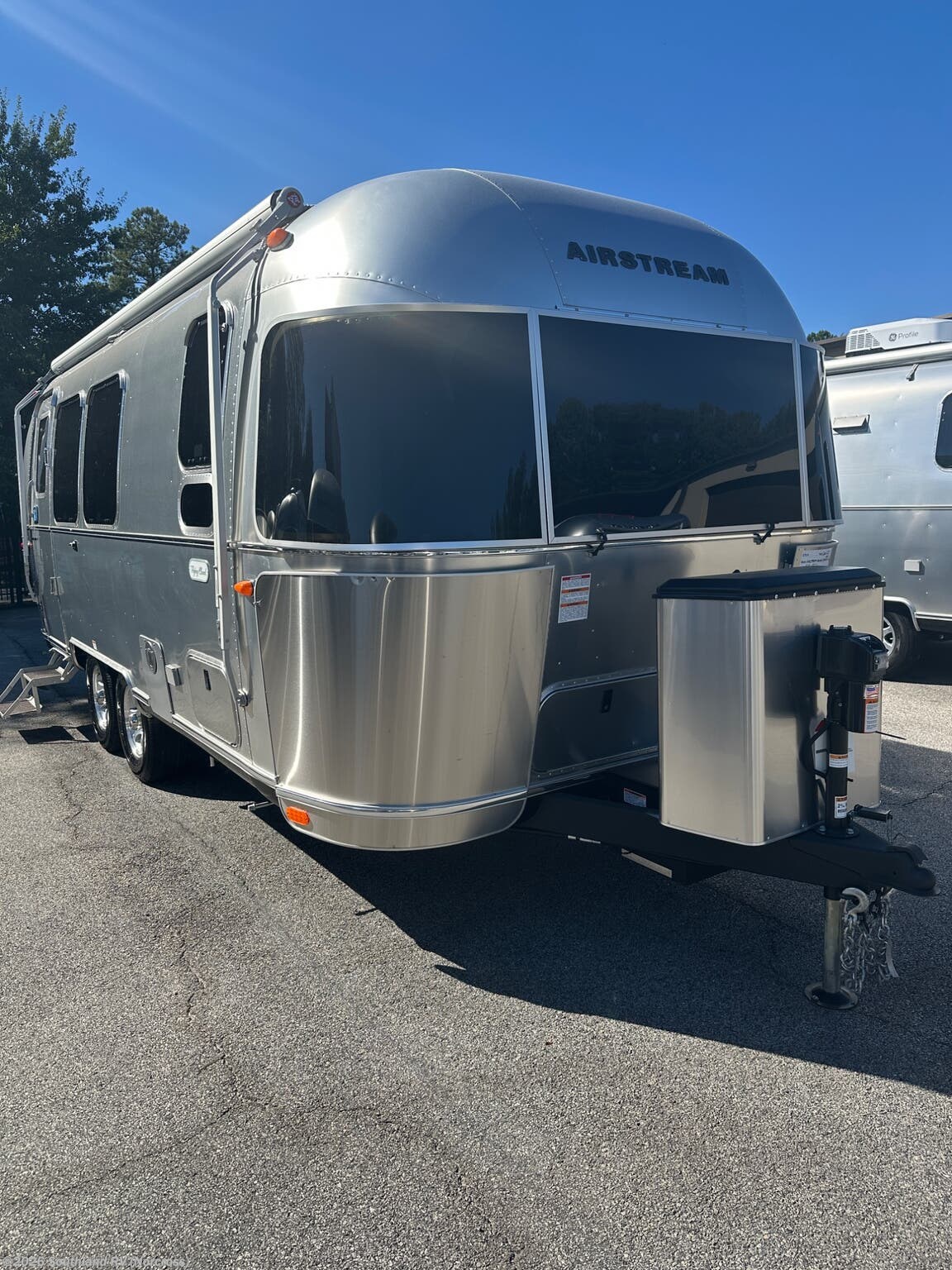 New 2027 Airstream Flying Cloud 23FB Twin available in Norcross, Georgia