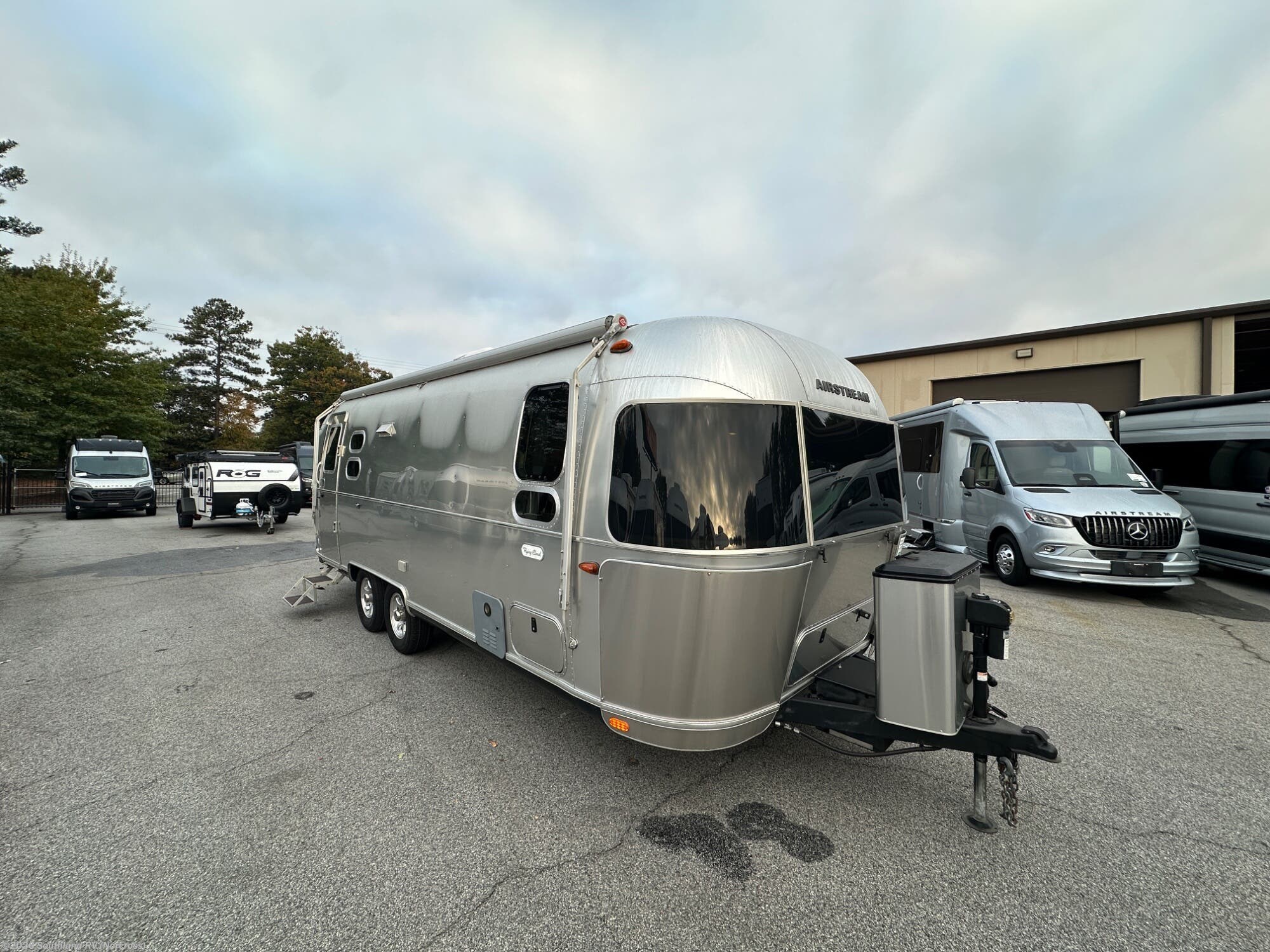 Used 2022 Airstream Flying Cloud 25FB Twin w/Hatch available in Norcross, Georgia