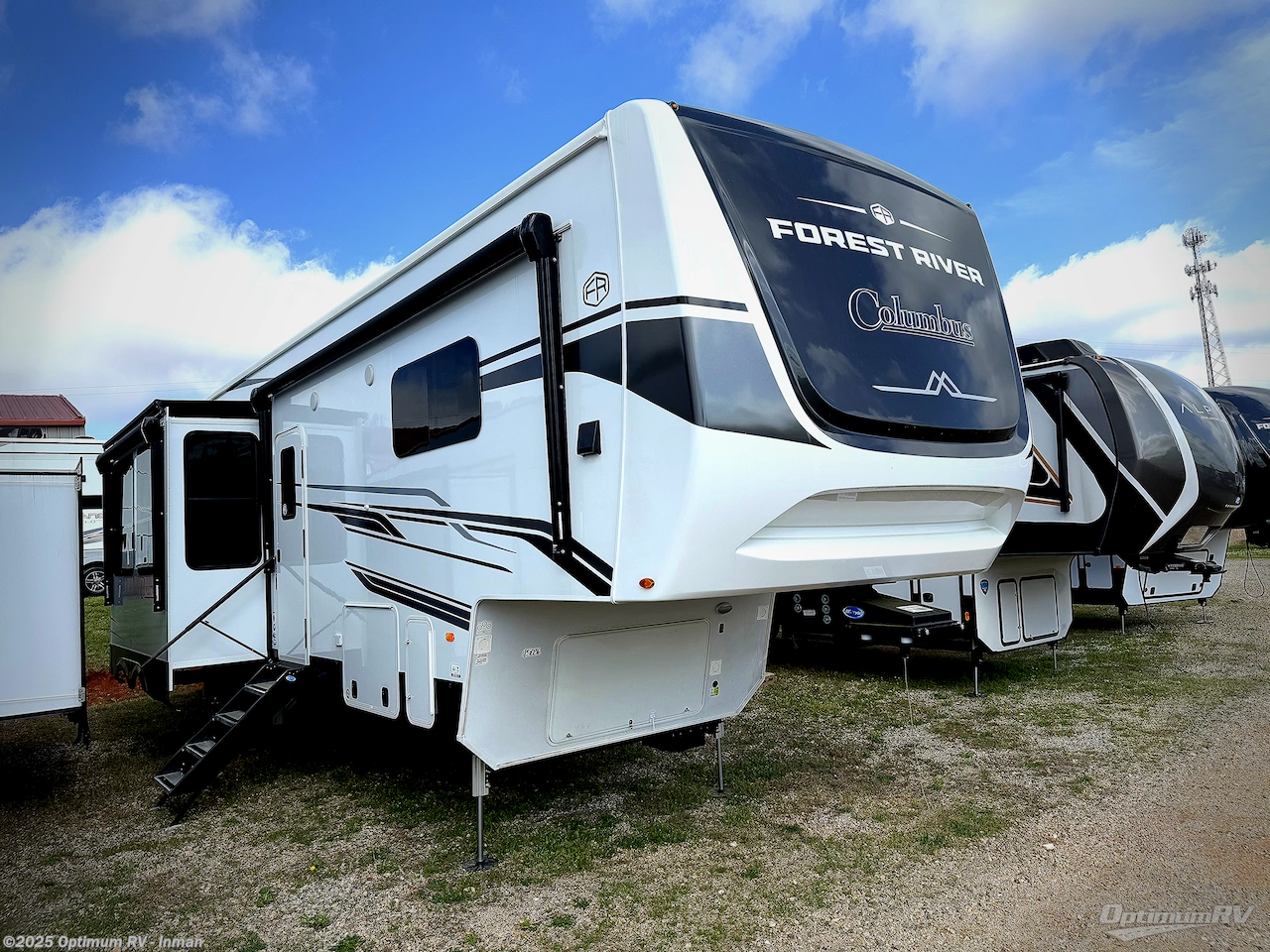 New 2025 Palomino Columbus 376DS available in Inman, South Carolina