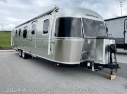 Used 2018 Airstream Classic 33FB available in Lexington, South Carolina