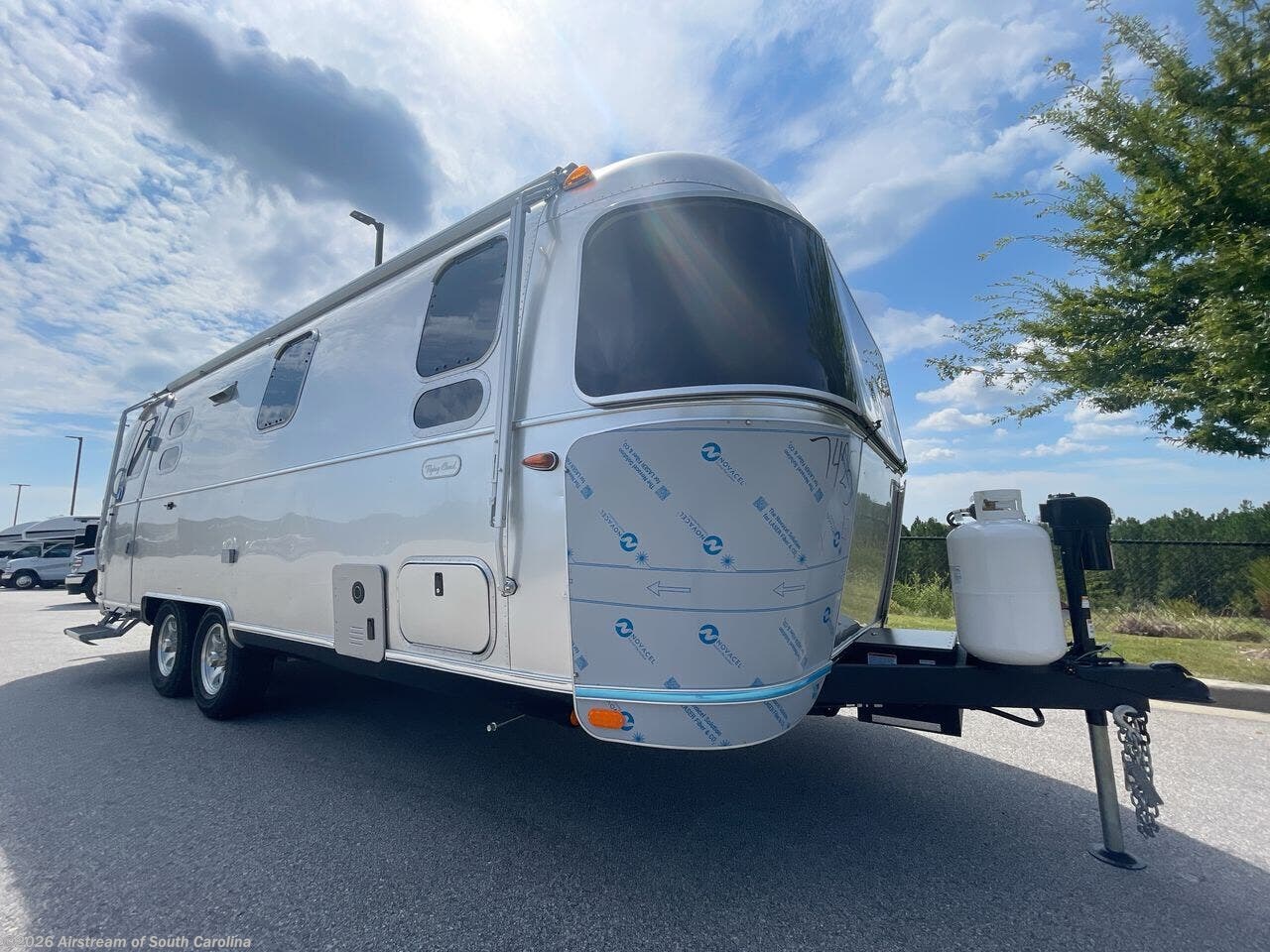 New 2026 Airstream Flying Cloud 25FB available in Lexington, South Carolina