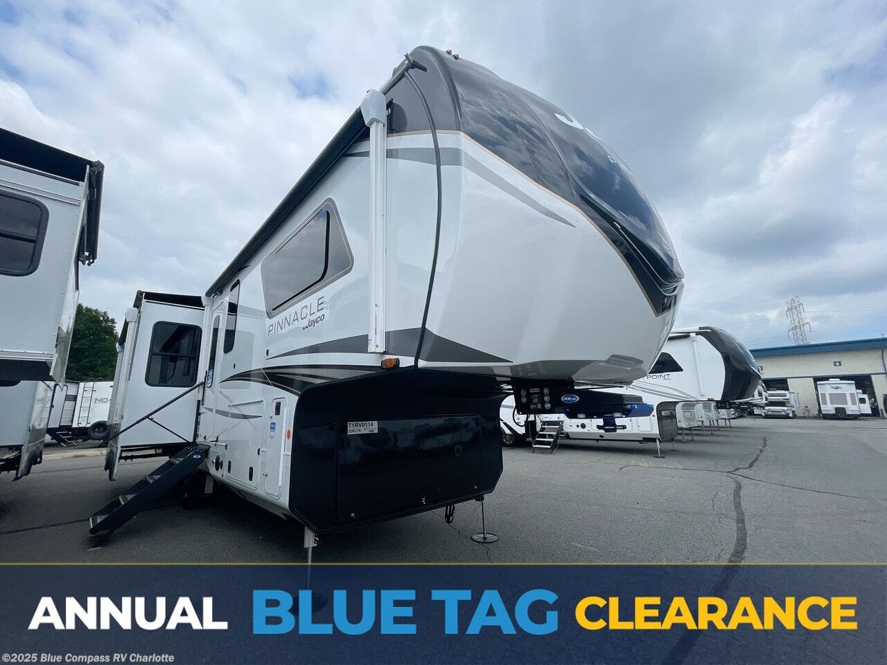 New 2026 Jayco Pinnacle 32RLTS available in Concord, North Carolina