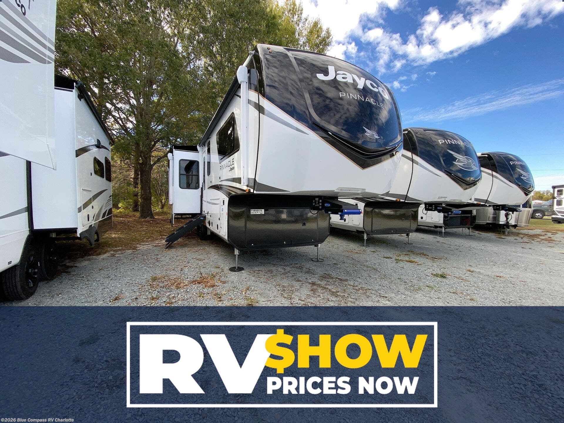 New 2026 Jayco Pinnacle 32RLTS available in Concord, North Carolina