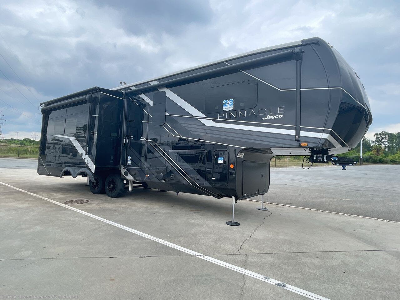 New 2026 Jayco Pinnacle 32RLTS available in Concord, North Carolina