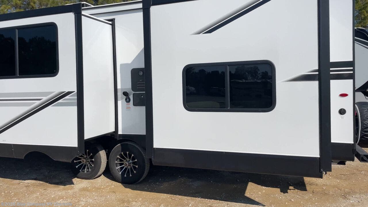 New 2026 Jayco Jay Flight SLX 321BDS available in Concord, North Carolina