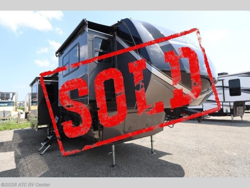 New 2025 Dutchmen Astoria Platinum 3803FLP available in Cedar Rapids, Iowa