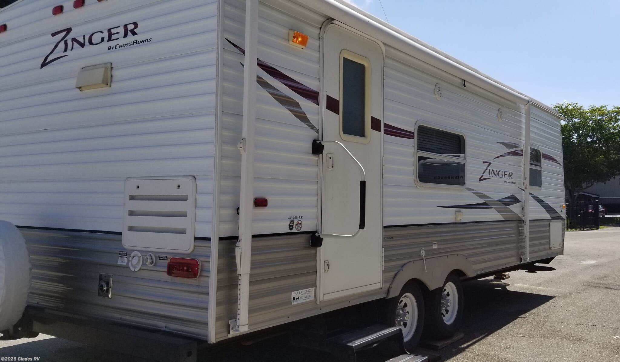 Used 2009  CrossRoads Zinger 250 RK by CrossRoads from Glades RV in Fort Myers, FL