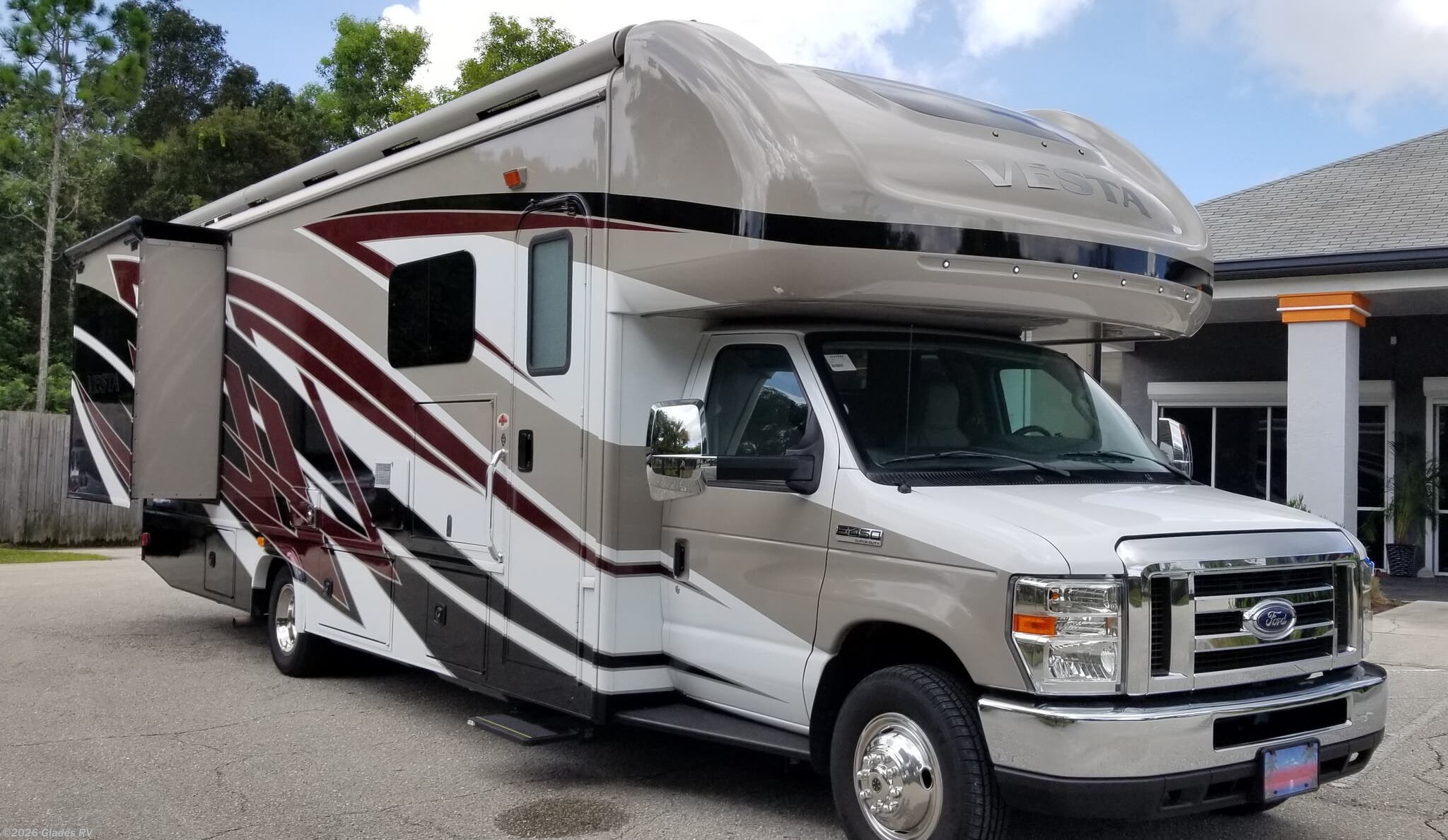 Used 2017 Holiday Rambler Vesta 31U available in Fort Myers, Florida
