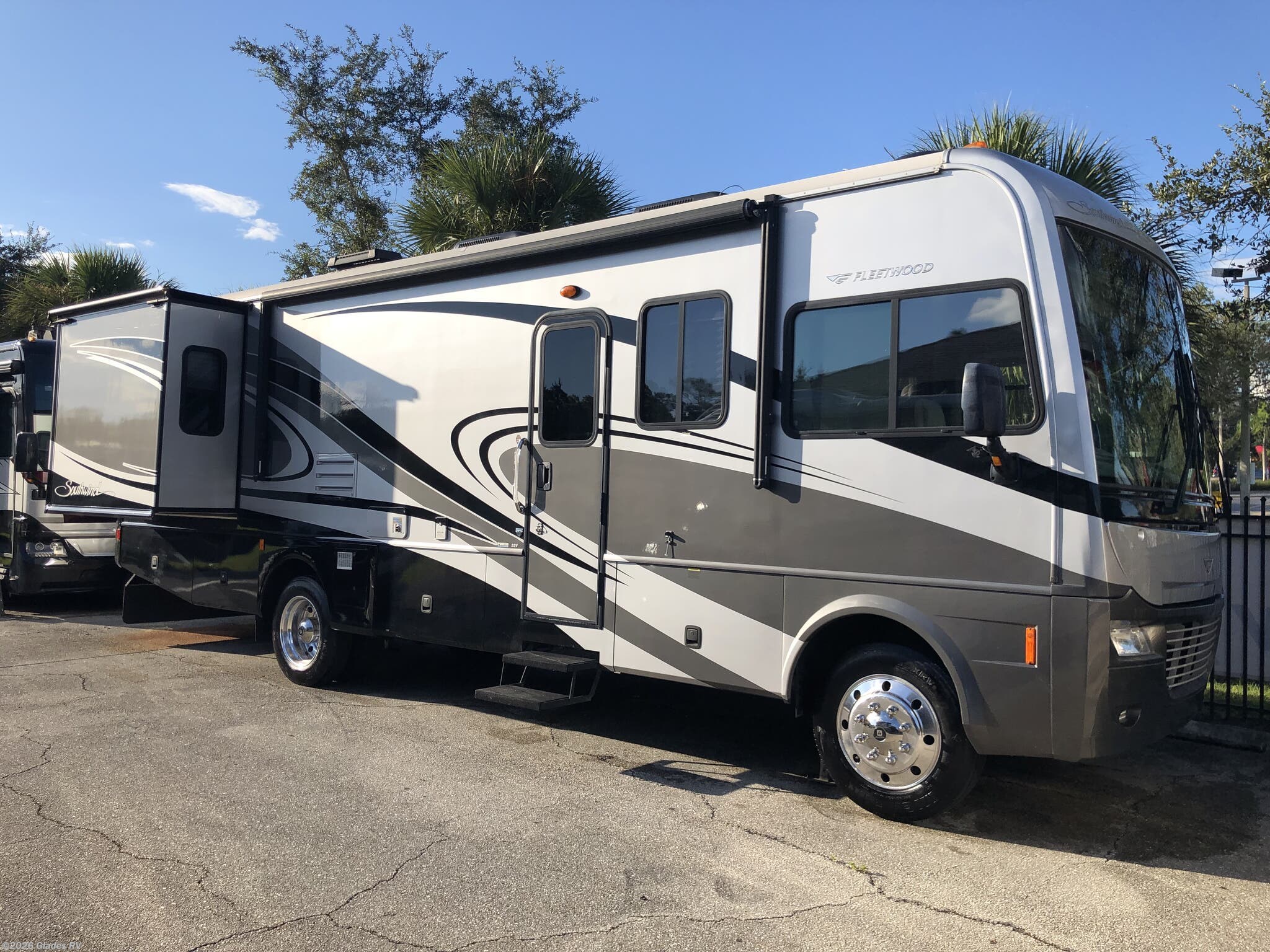Used 2007  Fleetwood Southwind 32v by Fleetwood from Glades RV in Fort Myers, FL