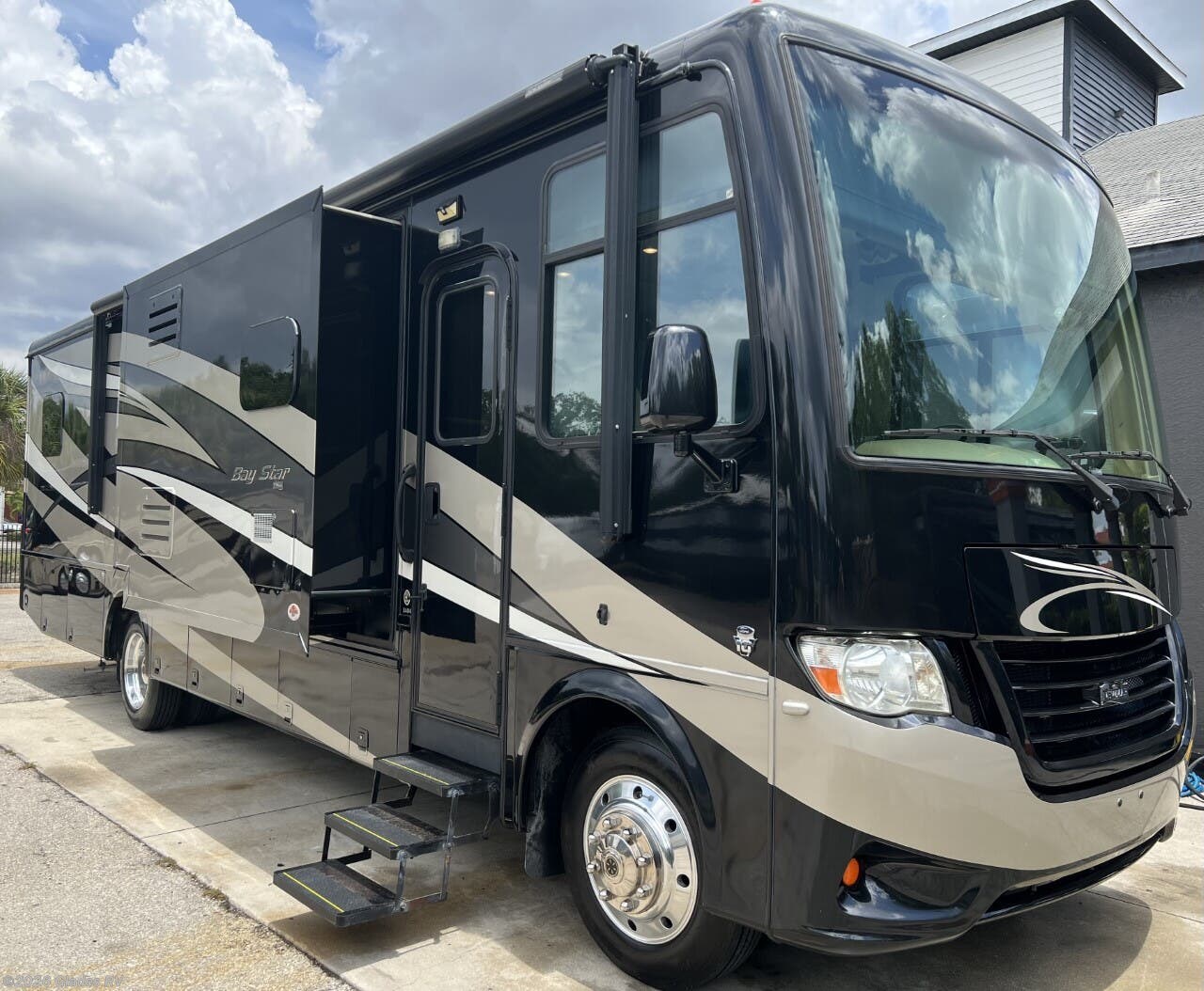 Used 2016 Newmar Bay Star 3404 available in Fort Myers, Florida