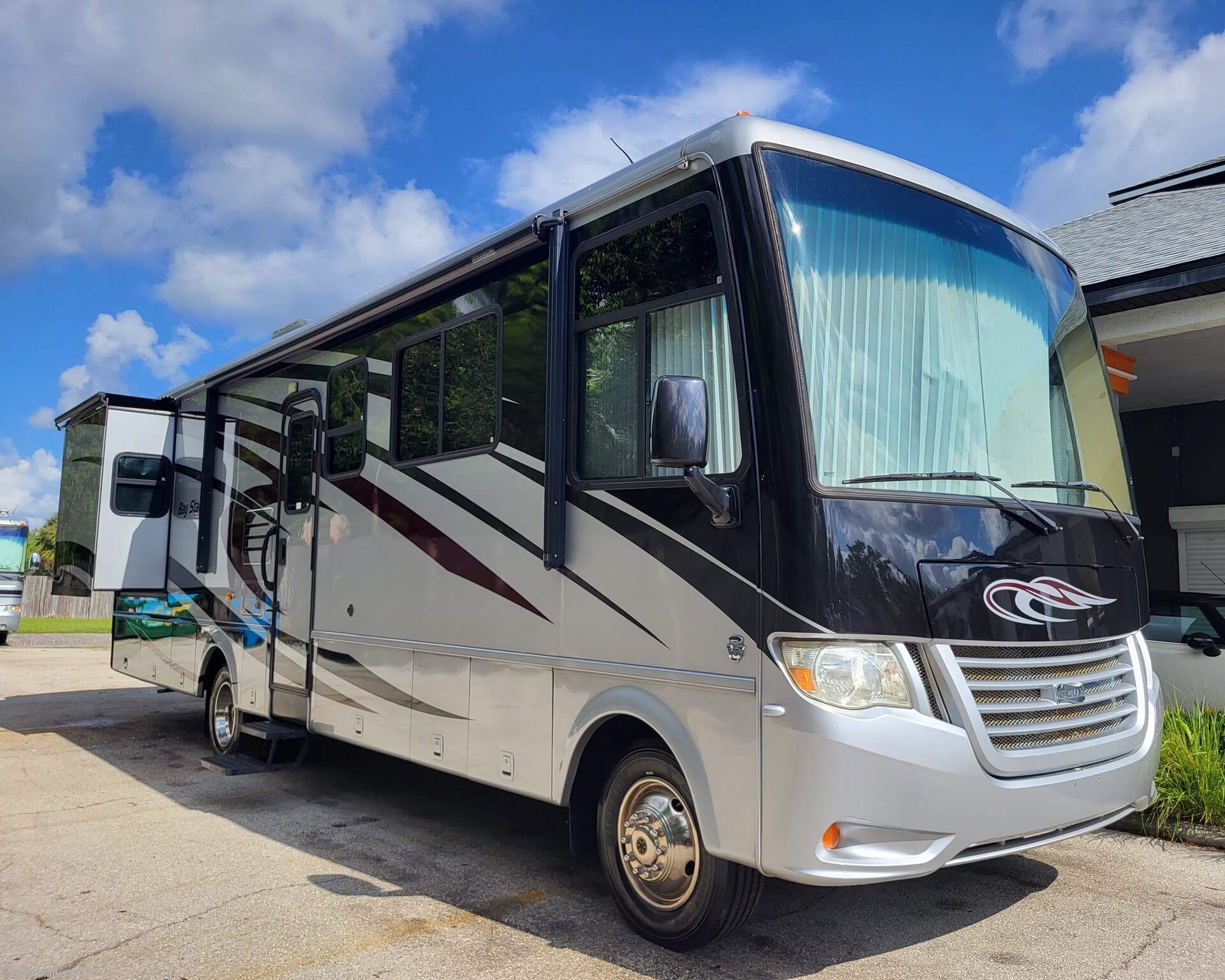 Used 2012 Newmar Bay Star 3305 available in Fort Myers, Florida