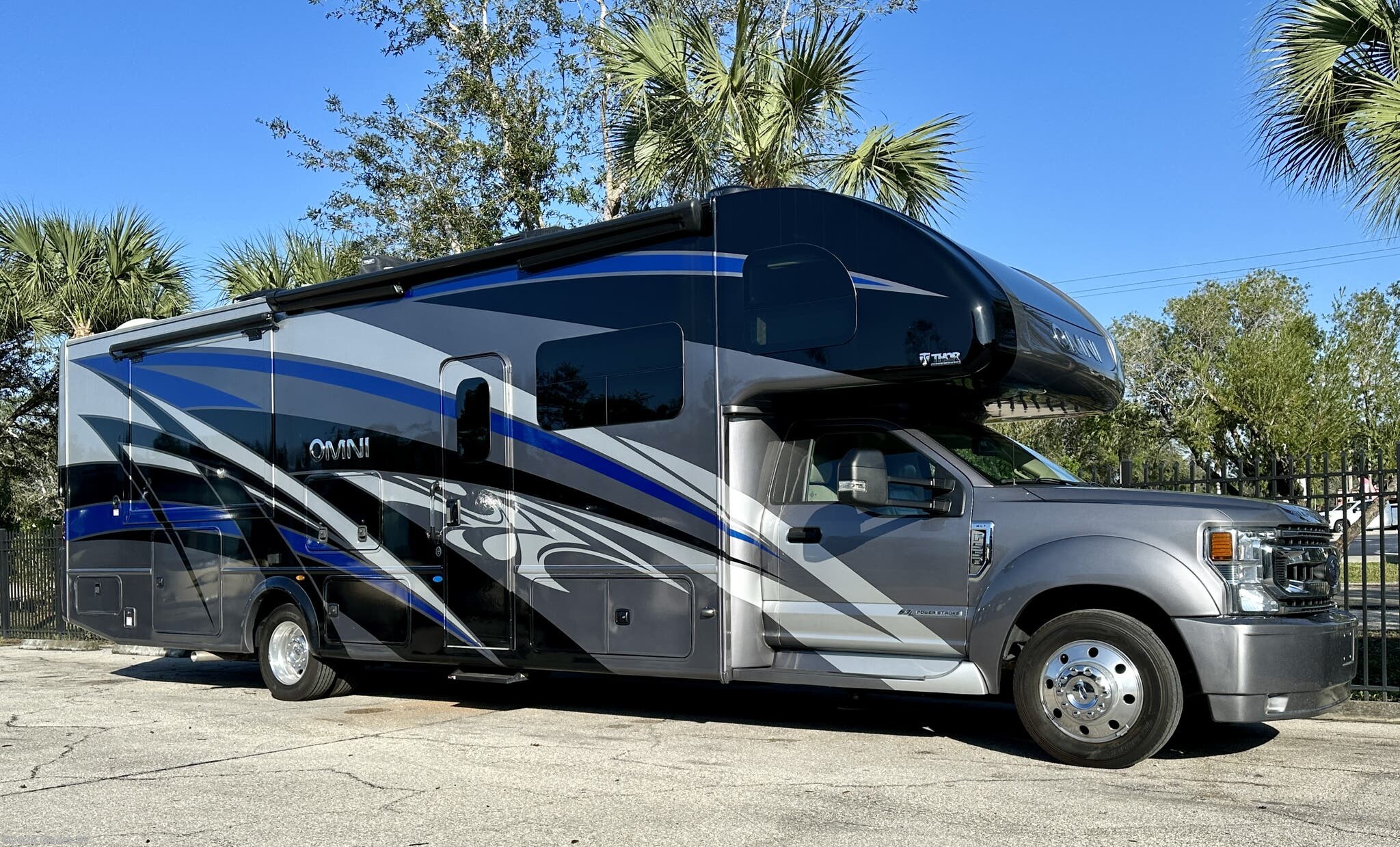 Used 2021 Thor Motor Coach Omni BH35 available in Fort Myers, Florida