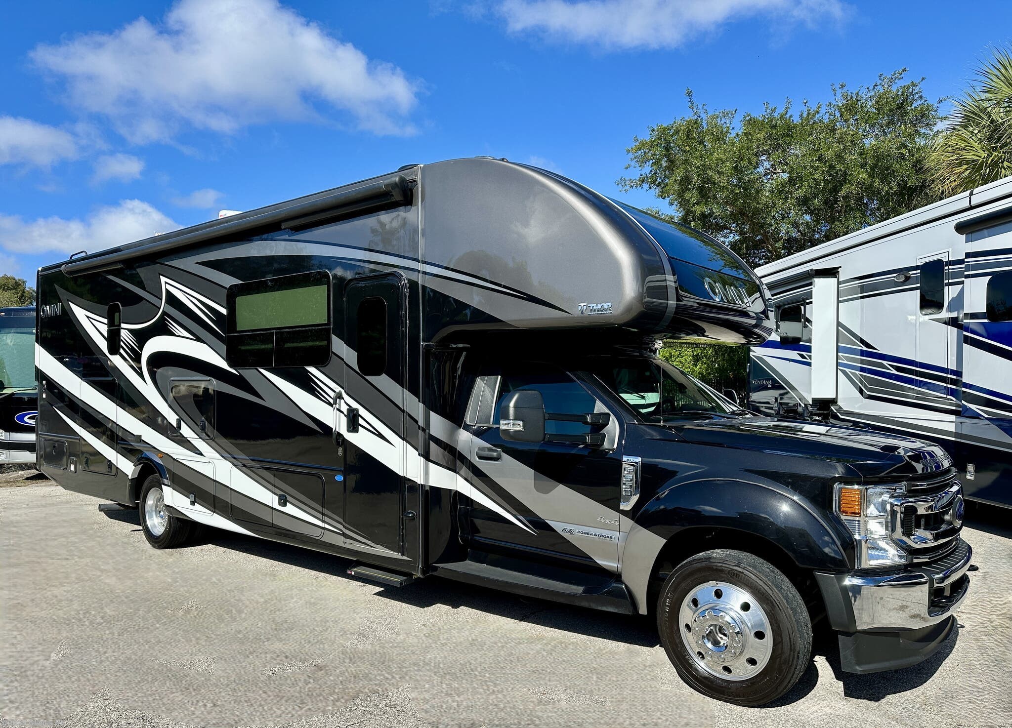 Used 2022 Thor Motor Coach Omni SV34 available in Fort Myers, Florida