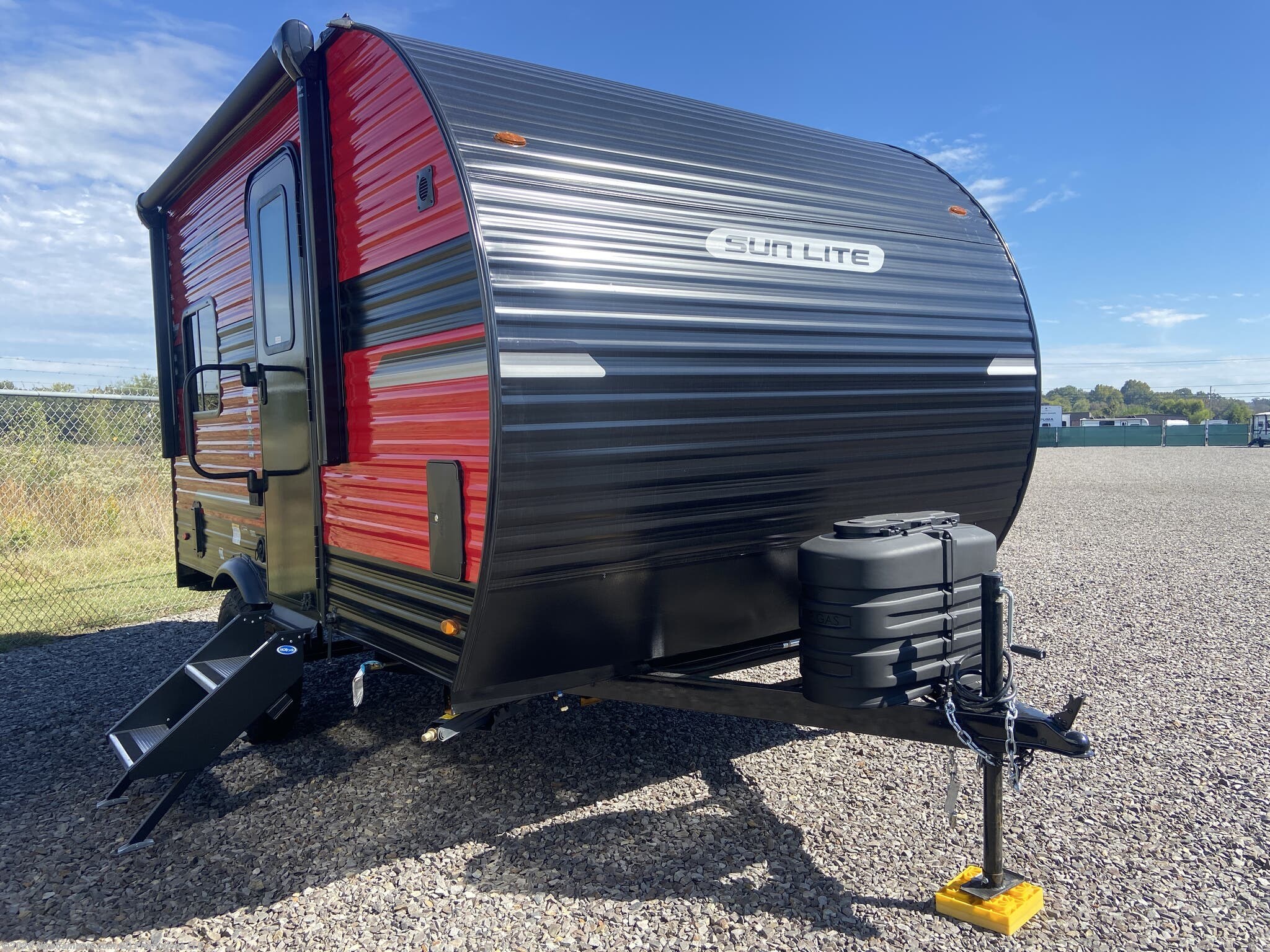 New 2027  Sunset Park RV Sun Lite 14THX by Sunset Park RV from NiceCampers.com in Russellville, AR
