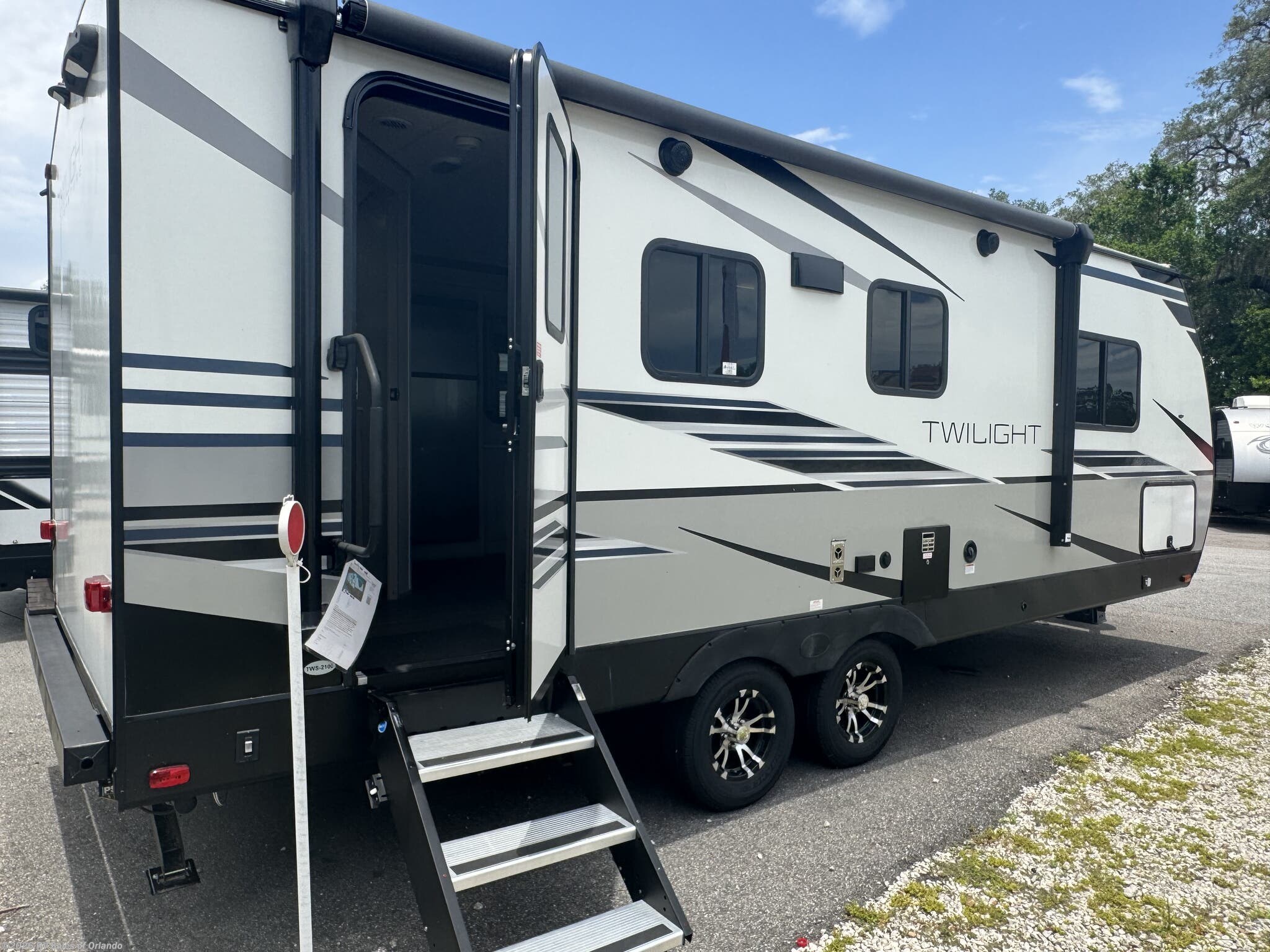 Used 2022 Cruiser RV Twilight Signature TW2100 available in Longwood, Florida
