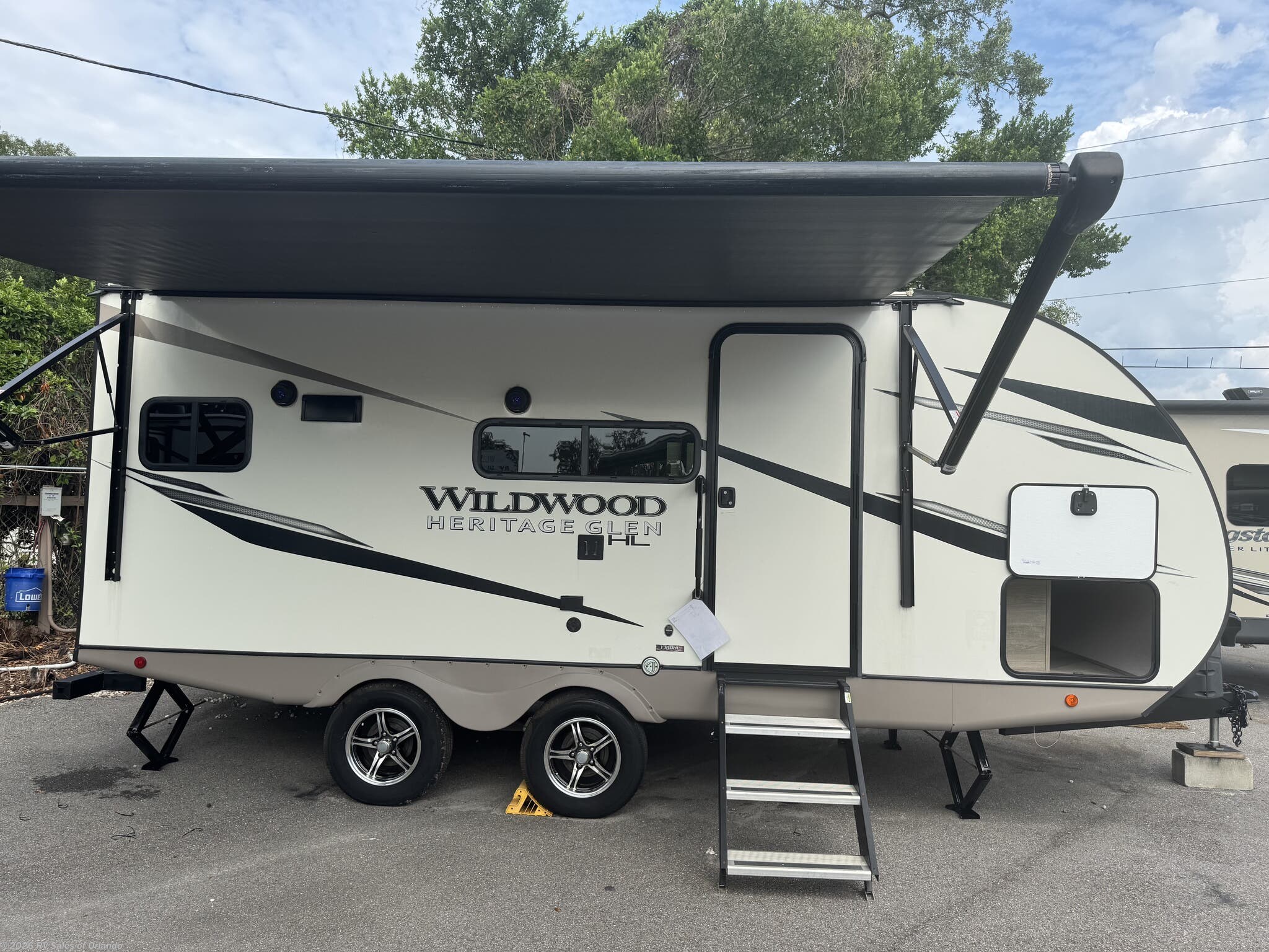 New 2022 Forest River Wildwood Heritage Glen Hyper-Lyte 17RBHL available in Longwood, Florida
