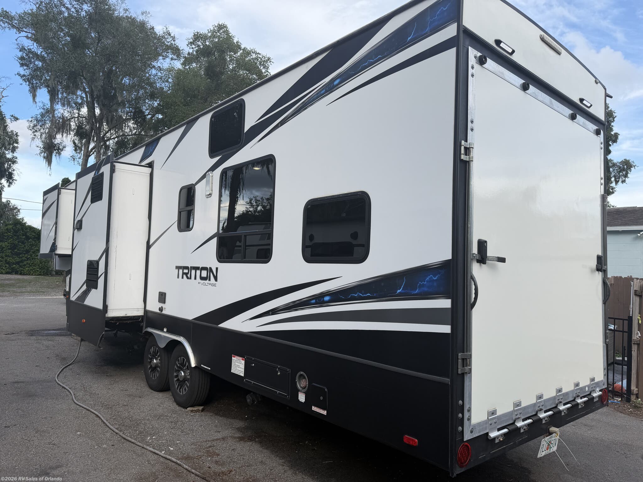 Used 2018  Dutchmen Voltage 3551 by Dutchmen from RV Sales of Orlando in Longwood, FL