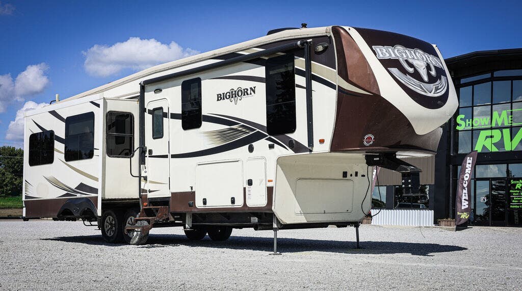 Used 2016  Heartland Bighorn BH 3270RS by Heartland from Show Me RV in Clinton, MO