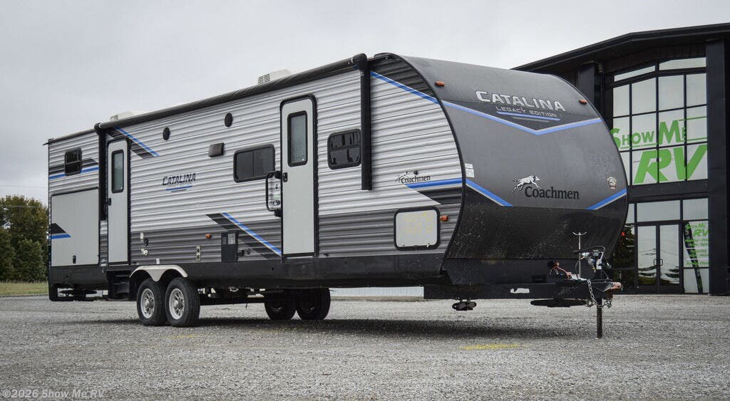 Used 2022  Coachmen Catalina Legacy Edition 323BHDSCK by Coachmen from Show Me RV in Clinton, MO