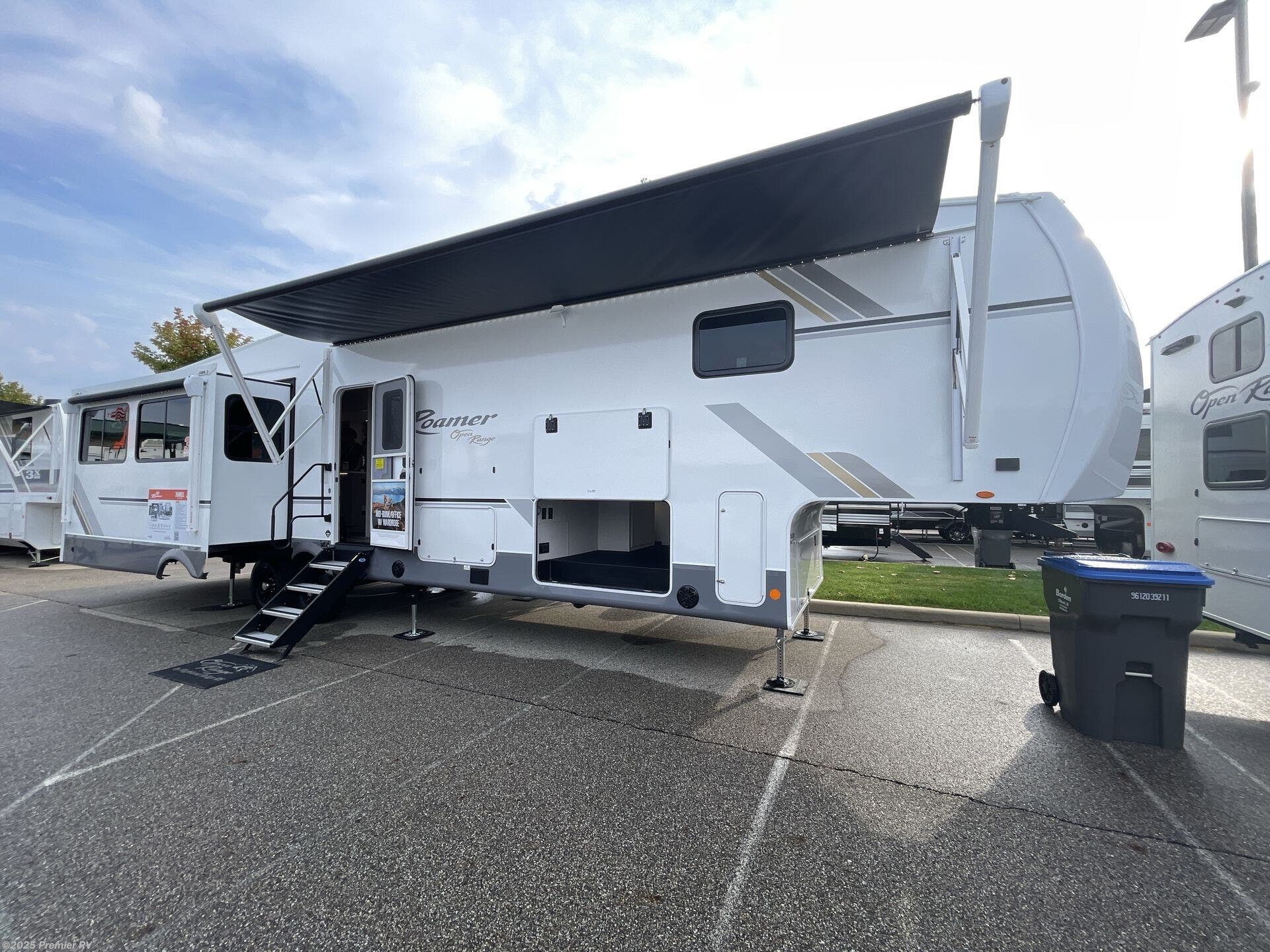 New 2026 Highland Ridge Roamer 35MRQS available in Blue Grass, Iowa