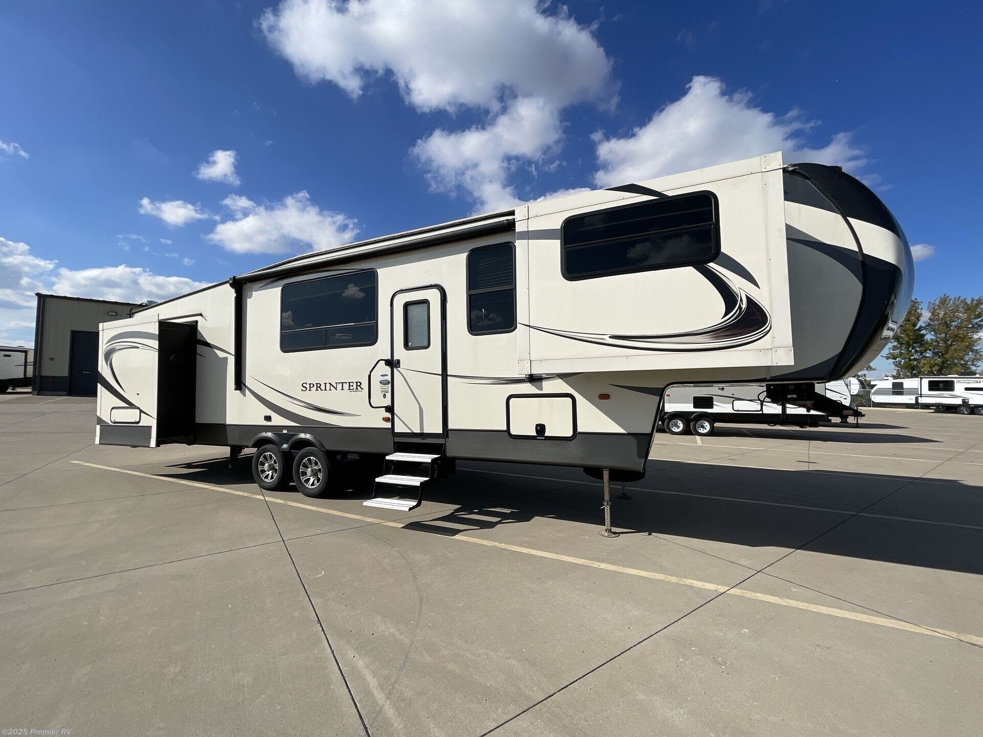 Used 2017 Keystone Sprinter Wide Body 334FWFLS available in Blue Grass, Iowa