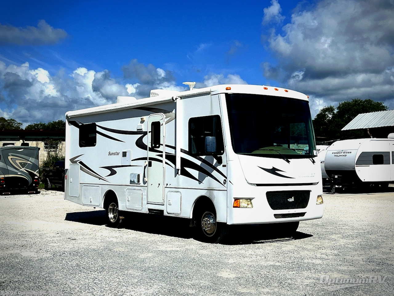 Used 2013 Itasca Sunstar 26HE available in Mims, Florida