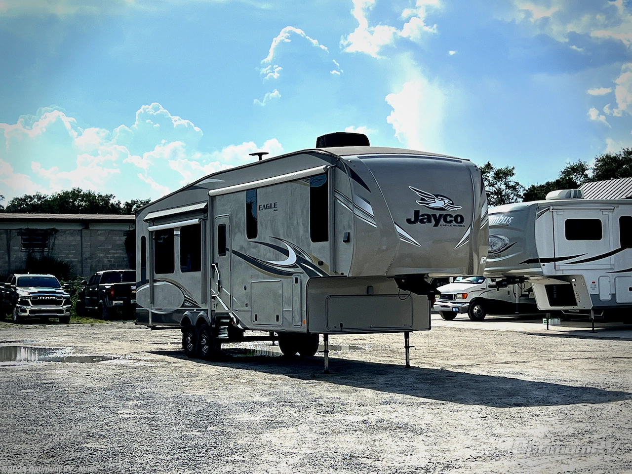 Used 2019 Jayco Eagle 321RSTS available in Mims, Florida