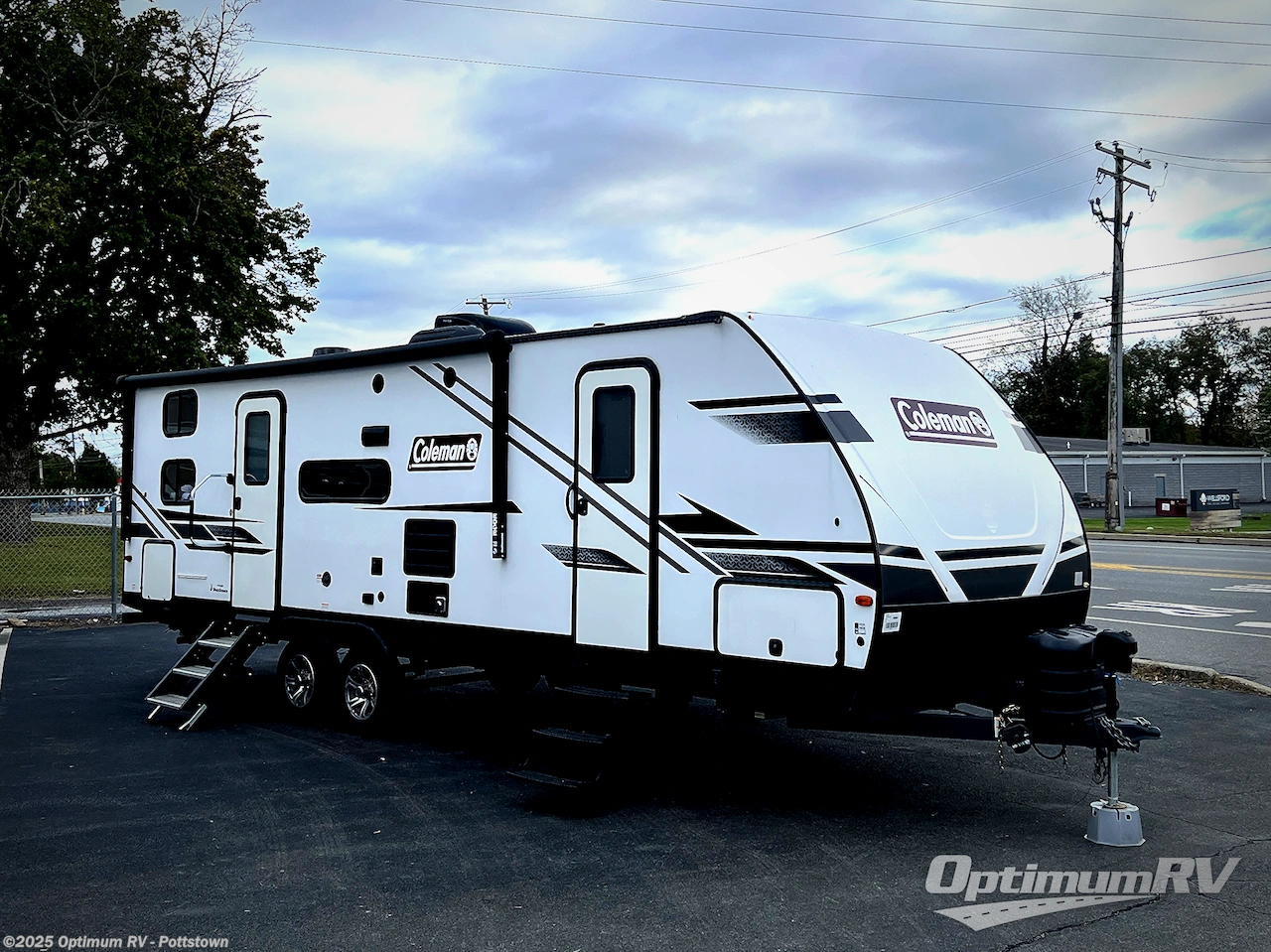 Used 2022 Dutchmen Coleman Light 2755BH available in Pottstown, Pennsylvania