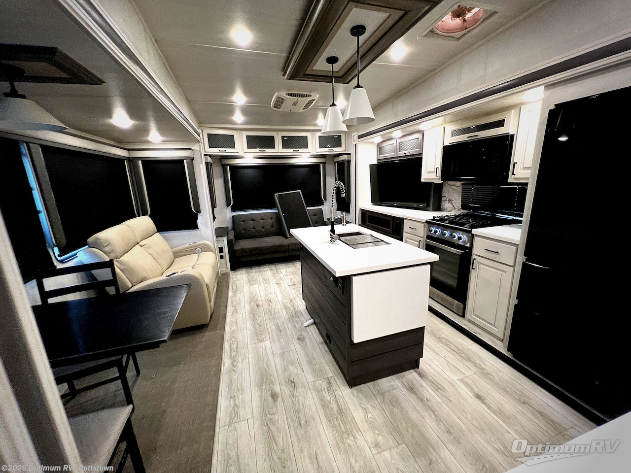 Used 2023 East to West Ahara 325RL available in Pottstown, Pennsylvania