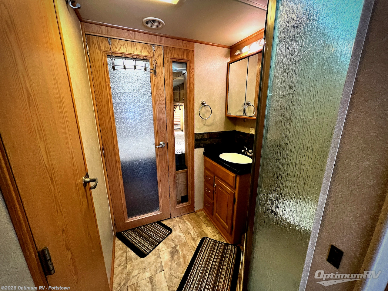 Used 2008 Newmar Kountry Star Diesel KSDP 3916 available in Pottstown, Pennsylvania