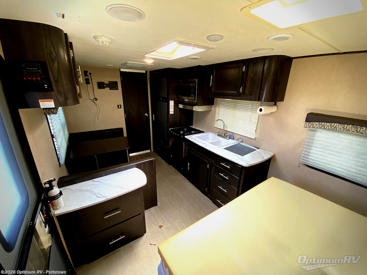 Used 2018 Dutchmen Kodiak Ultra Lite 201QB available in Pottstown, Pennsylvania
