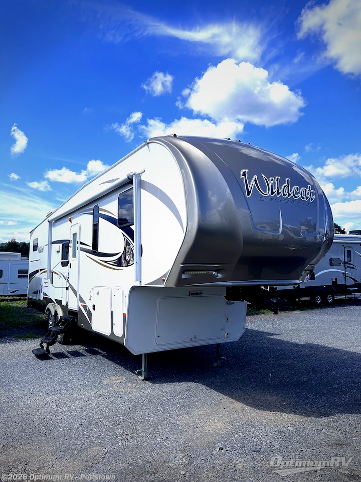 Used 2016 Forest River Wildcat 312BHX available in Pottstown, Pennsylvania