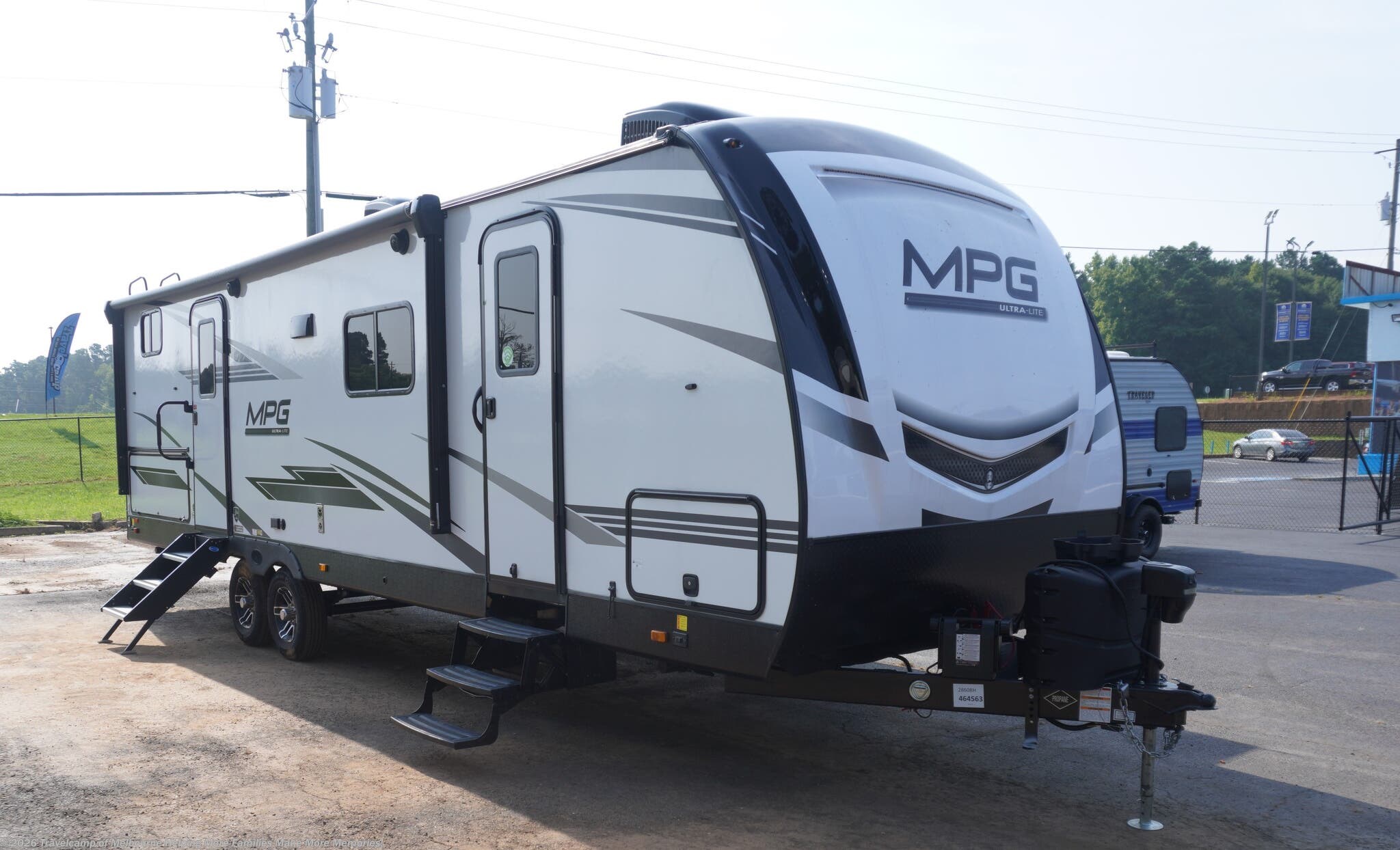 Used 2021  Winnebago Ultralite MPG 2860BH by Winnebago from Travelcamp of Melbourne in Melbourne, FL