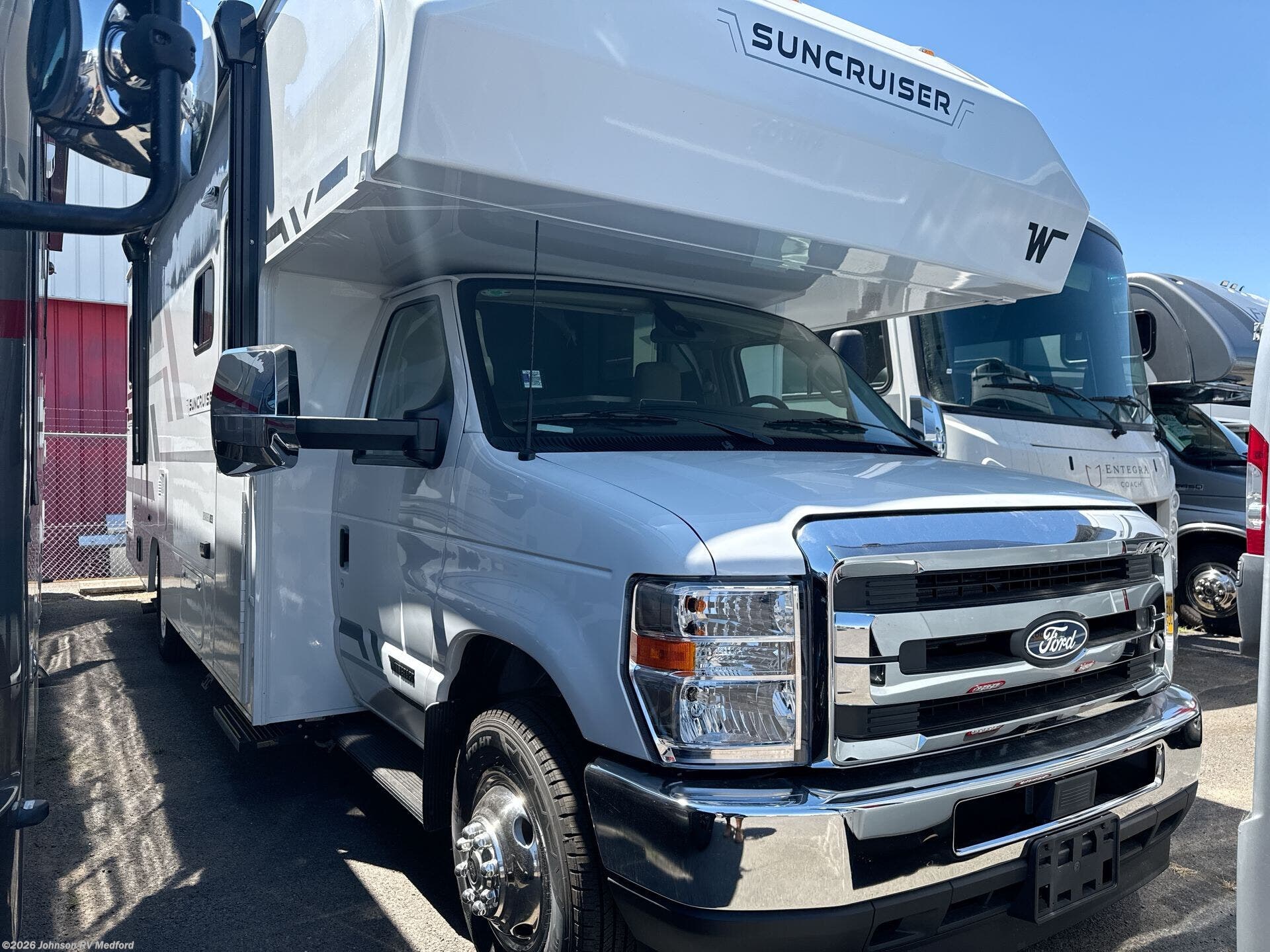 New 2027 Winnebago Suncruiser 24GG available in Medford, Oregon