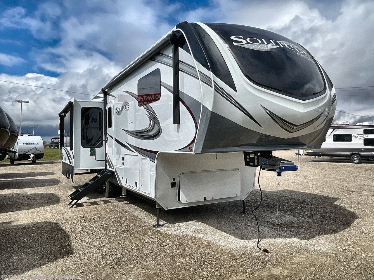 2022 Grand Design Solitude 310GK RV for Sale in Columbia City, IN 46725 | T55420 | RVUSA.com Classifieds 2022-grand-design-solitude-310gk-rv-for-sale-in-columbia-city-in-46725-t55420-rvusa-com-classifieds