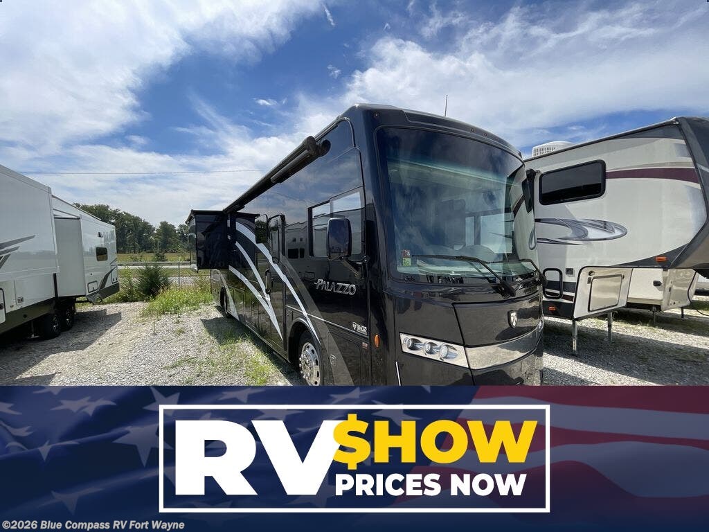 Used 2019  Thor Motor Coach Palazzo 36.3 by Thor Motor Coach from Blue Compass RV Fort Wayne in Columbia City, IN