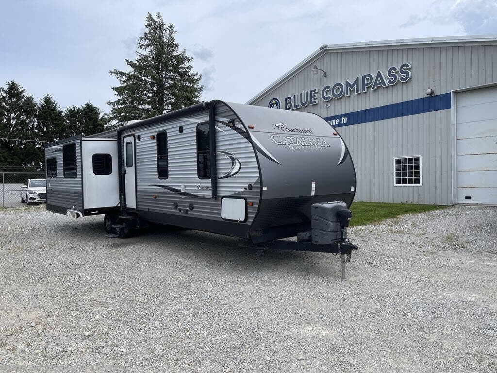 Used 2016 Coachmen Catalina 333BHKS available in Columbia City, Indiana