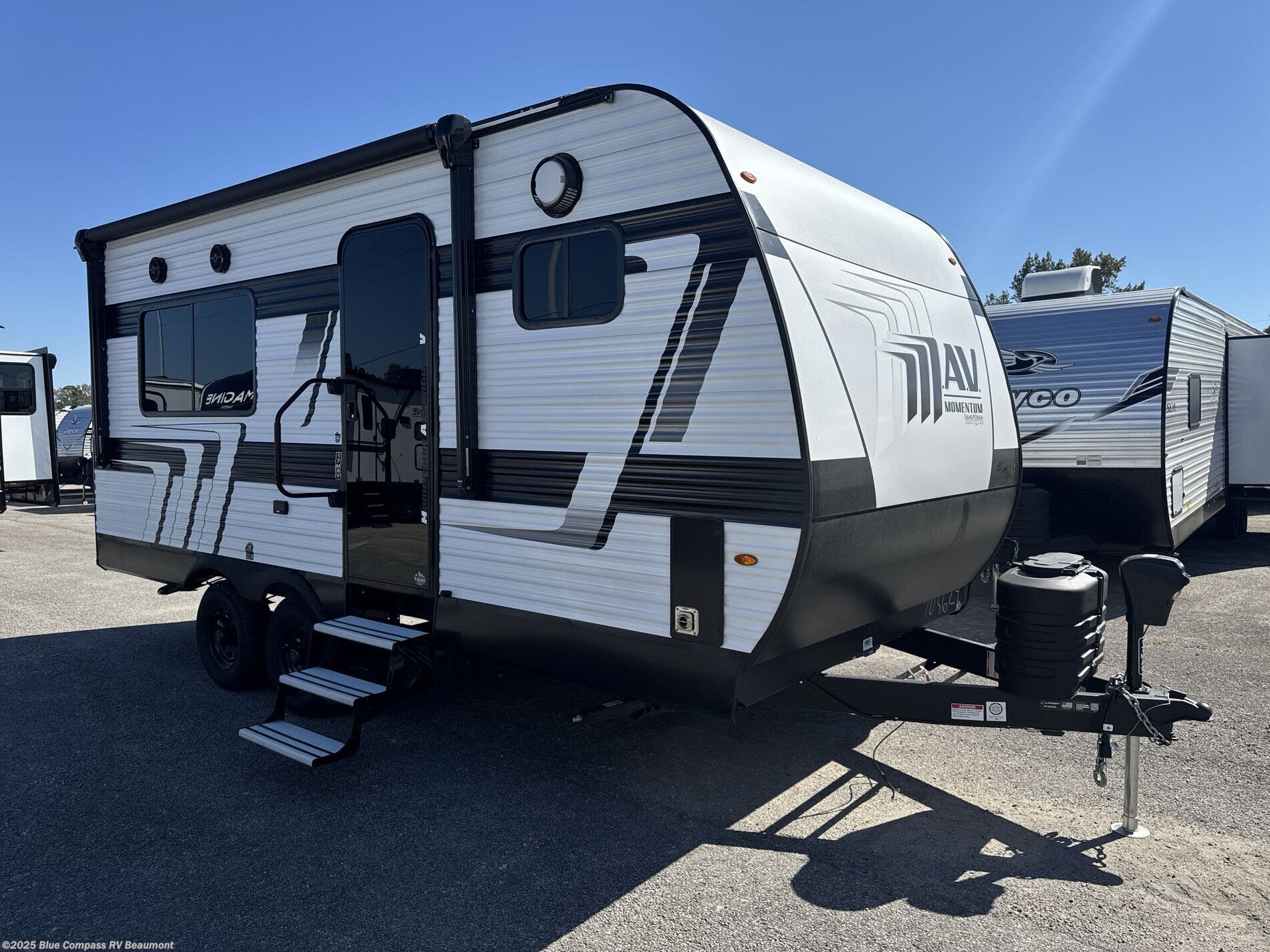 New 2026 Grand Design Momentum MAV 17MAV available in Vidor, Texas