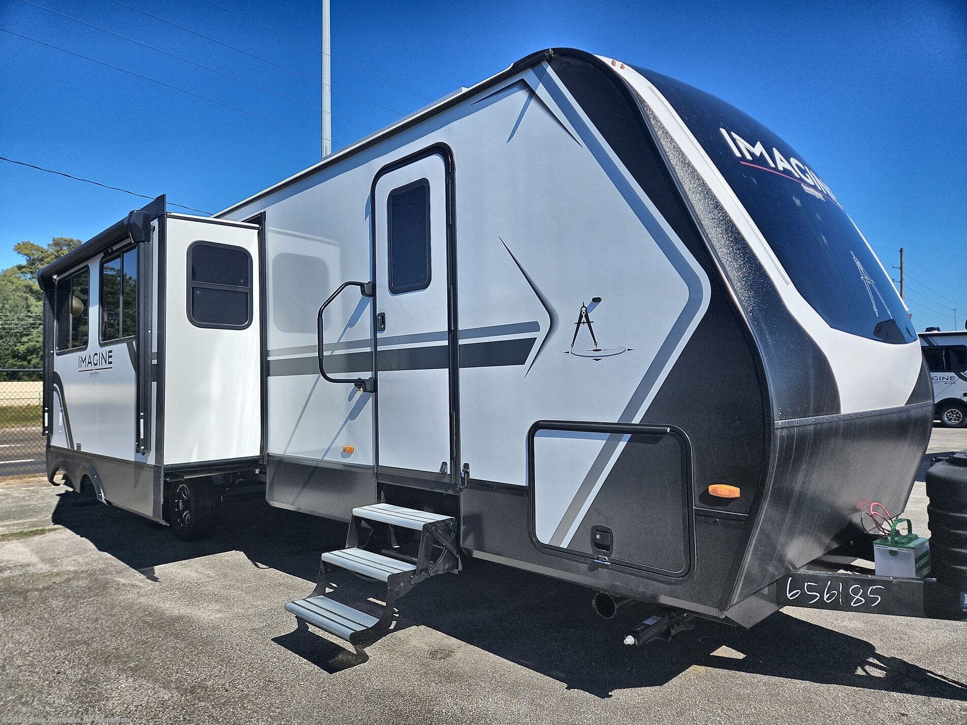 New 2026 Grand Design Imagine 3210BH available in Vidor, Texas