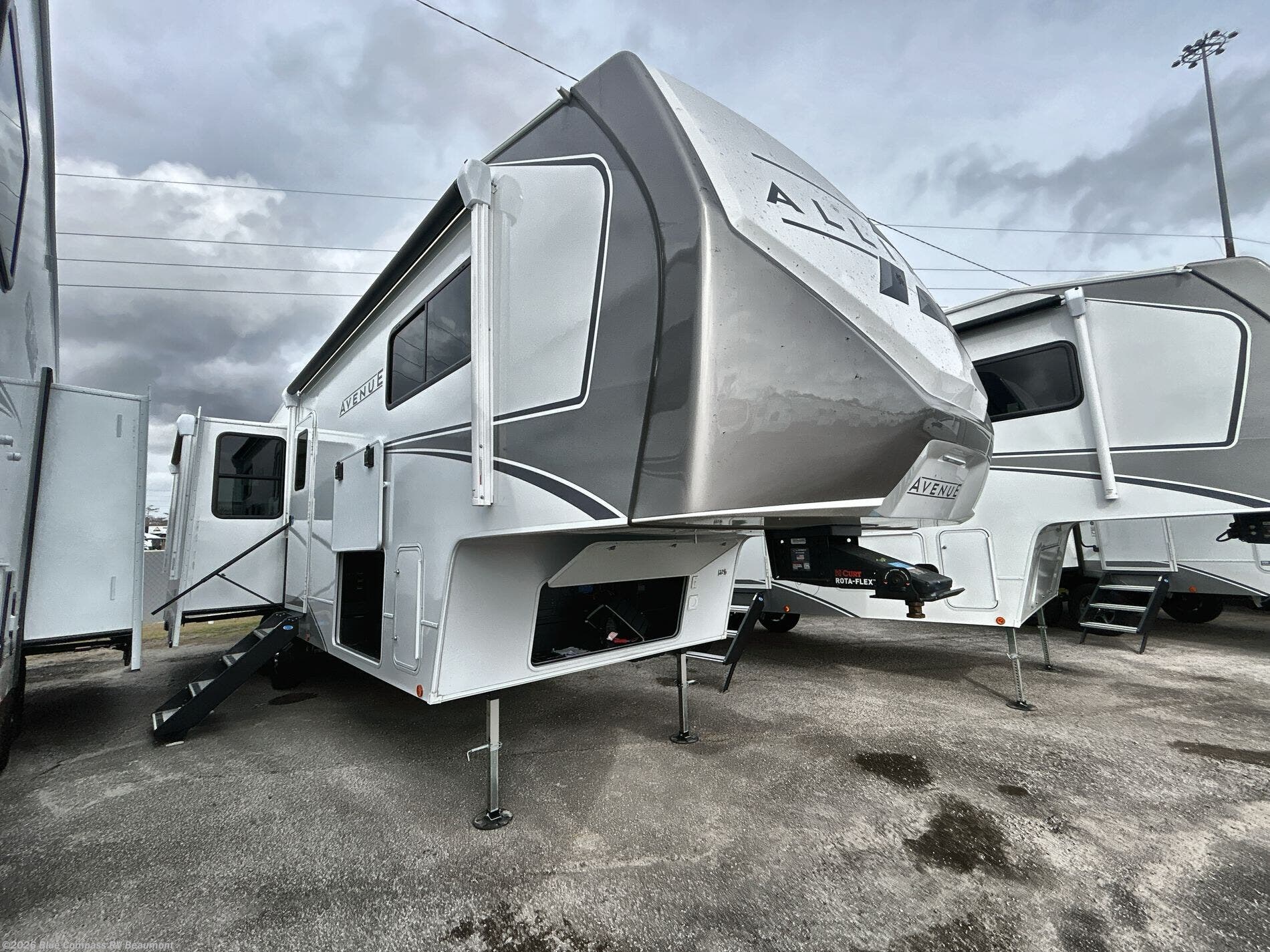 New 2026 Alliance RV Avenue 32RLS available in Vidor, Texas