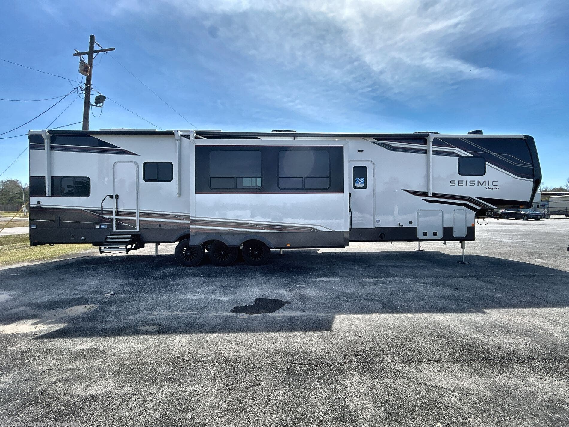 New 2026 Jayco Seismic 395 available in Vidor, Texas