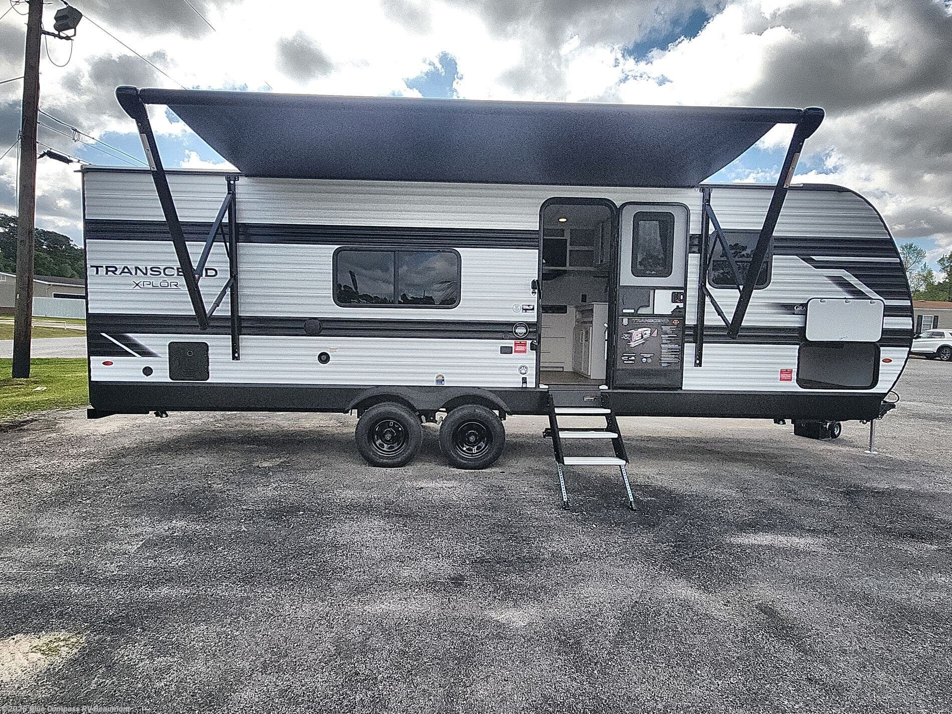 New 2026 Grand Design Transcend Xplor 24BHX available in Vidor, Texas